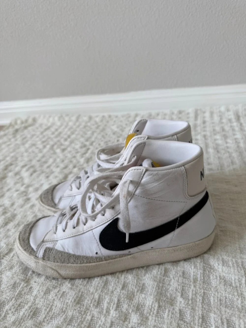 Nike Blazer Mid '77 Vintage White/Black | Women's Size 9 (Fits 8-8.5)